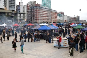 Una feria que se reconvirtió acompaña los mejores días de las vacaciones de invierno en Mar del Plata