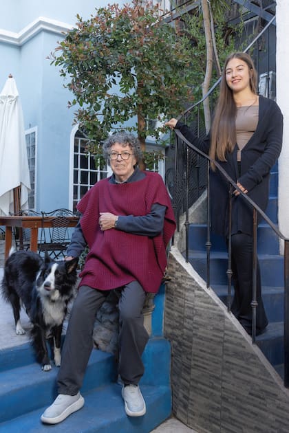 Después de una gira de tres
semanas por Latinoamérica, padre
e hija retoman sus agendas en
Buenos Aires. Aquí posan con su
border collie Frida