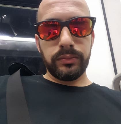 Después del atentado, Pablo intentó volver a trabajar al mismo quiosco de La Rambla. “Cada vez que escuchaba un ruido me tiraba al suelo”