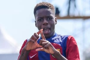 Tiene 12 años, marcó 145 goles en una temporada, lo comparan con Yamal y Mbappé y ya firmó un contrato comercial