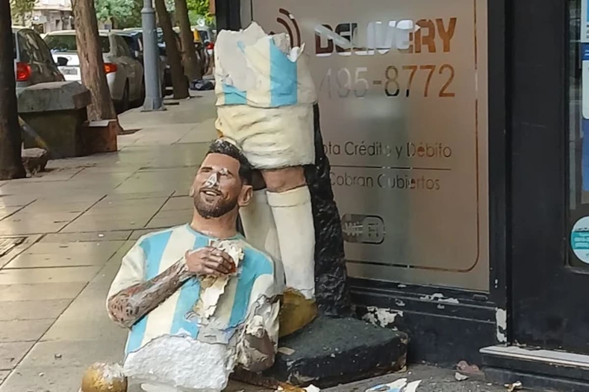 Destrozaron la estatua de Messi en Mar del Plata Foto: La Capital Mar del Plata