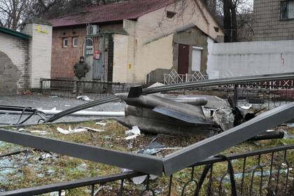 Destrozos tras los ataques en la ciudad de Kiev