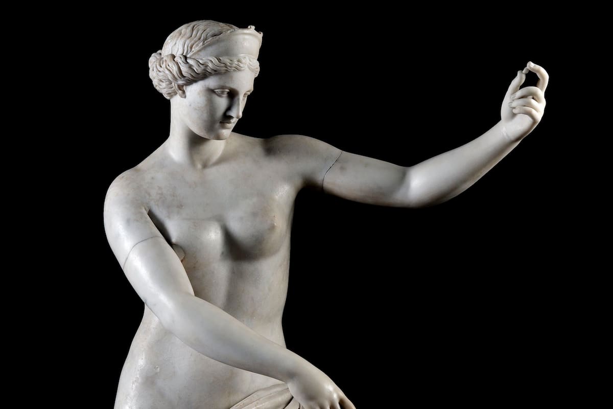 Detalle de Afrodita de Capua (117 al 138 d. C.), exhibida en el MNBA en 2018/19