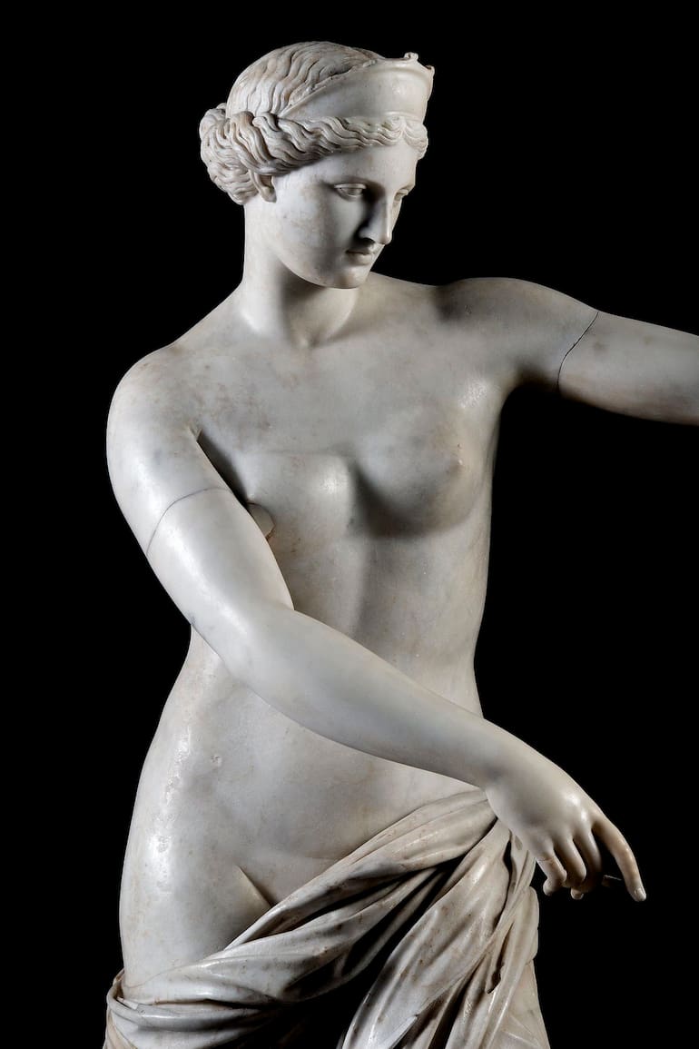 Detalle de Afrodita de Capua (117 al 138 d. C.), exhibida en el MNBA en 2018/19