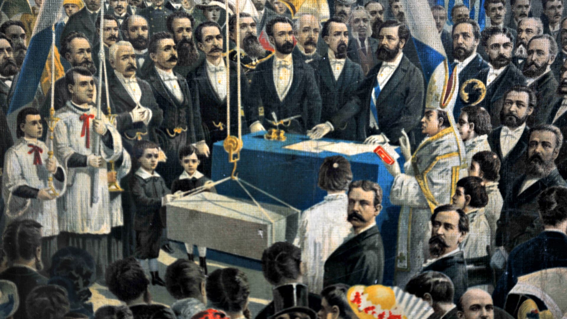 La obra de Cenni, junto a la piedra fundamental en el Mumart de La Plata.