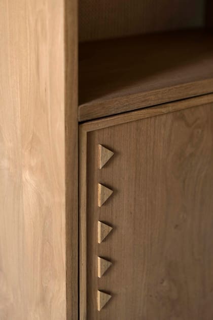 Detalle de tiradores en petiribí, diseño de Mariu Bonzi y Camila Argañaras, de Urbano Estudio.