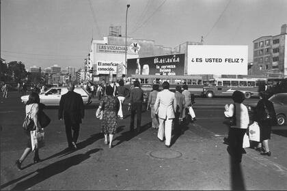 Detalle de un registro de la intervención pública Estudios sobre la felicidad, de Alfredo Jarr, exhibido por la galería brasileña Luisa Strina