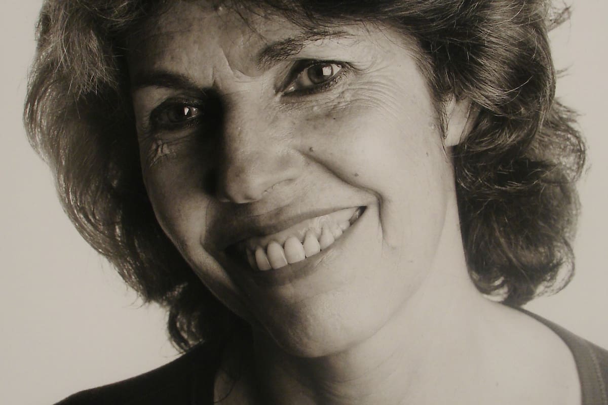 Detalle de un retrato de Josefina Robirosa realizado por Alejandro Kuropatwa en 1988, que pertenece a la colección del Museo Nacional de Bellas Artes