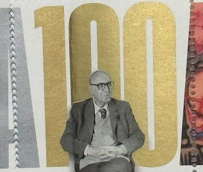 Detalle de uno de los sellos postales que se emitieron en su homenaje