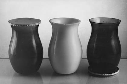 Detalle de vasos de cerveza en blanco y negro