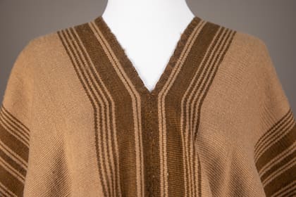 Detalle del poncho de Graciela Salvatierra que viajará a la India
