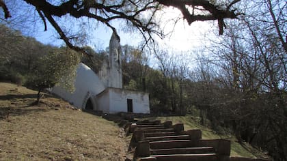 Como no tenía herederos, Buffo donó sus propiedades; la capilla la destinó como un centro científico de investigaciones geofísicas