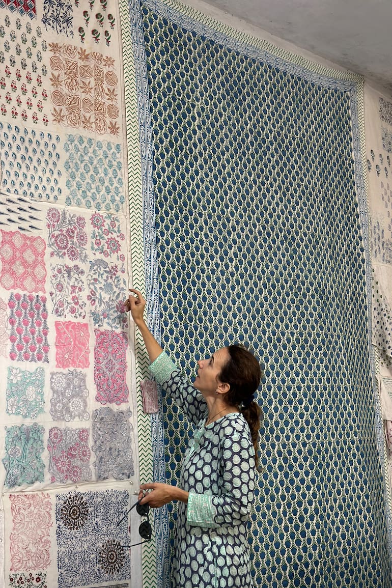 Detalles de los vibrantes estampados block print, cada uno realizado a mano y lleno de historia y color