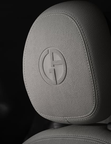 Detalles en el Fiat 500e Giorgio Armani Collector’s Edition