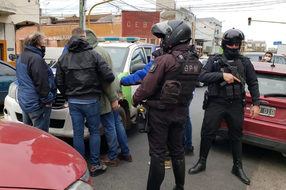 Detención de dos policías del área de Sustracción de Automotores de la PFA por extorsión