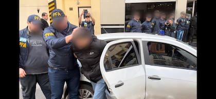 Detención y traslado de Nicolás Guimil, alias Chaki Chan, "el patrón de las drogas" de La Matanza