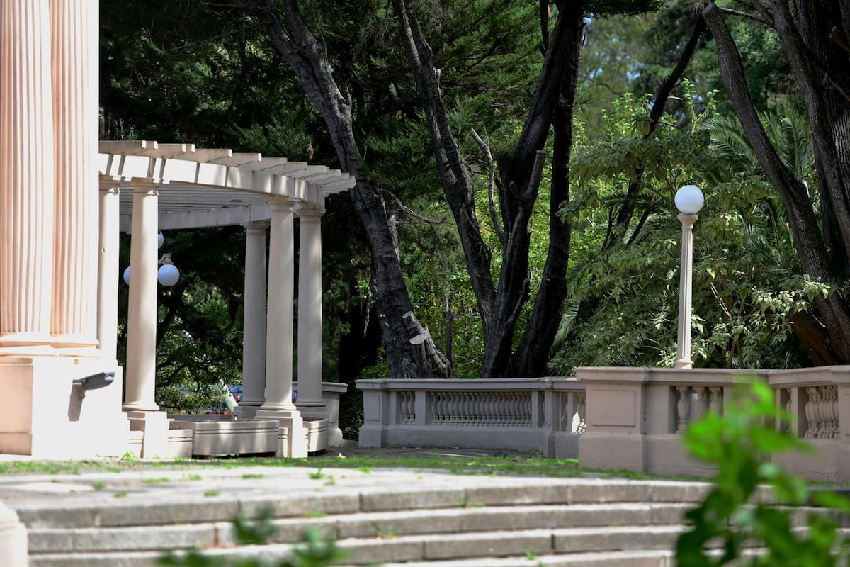 Deterioro y estado de abandono en uno de los coliseos al aire libre más importantes del país