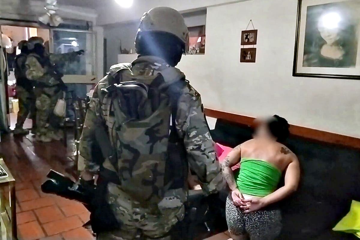 Detienen a Nicole y a Karen, las "viudas negras" de Liniers