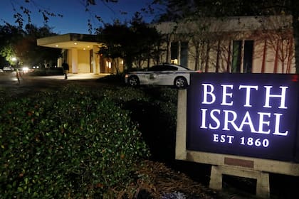 Detienen a sospechoso tras incendio en histórica sinagoga en Mississippi