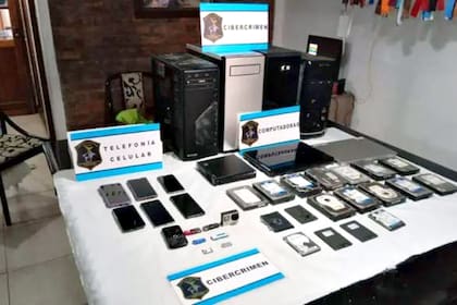 Detienen a una mujer en Morón que vendía fotos sexuales de su hija por Telegram