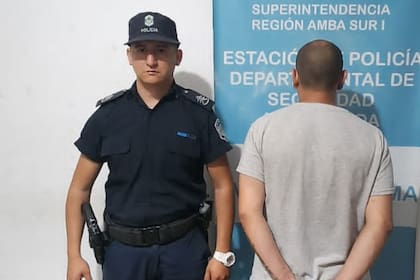 Detienen al hombre que mordió a su pareja y le arrancó un pedazo de oreja en Avellaneda