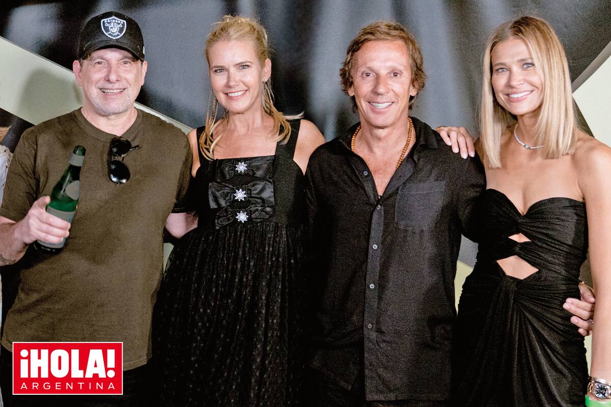 Detrás de escena, Calamaro saludó a Valeria Mazza, Alejandro Gravier y Carla Pereyra, que cantaron todos sus temas.