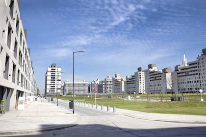 Detrás de la cancha de Huracán, en viejos terrenos ferroviarios se construyeron 56 edificios con casi 2400 departamentos