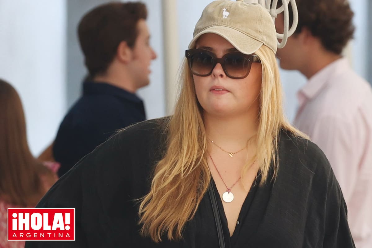 Detrás de unos lentes de sol y una gorra, Amalia aprovechó la escapada para recorrer la famosa Ciudad de los Canales.