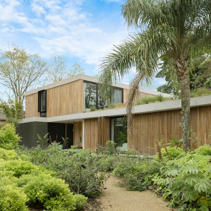 Detrás del diseño de los jardines estuvo el estudio Bioma Paisajismo.