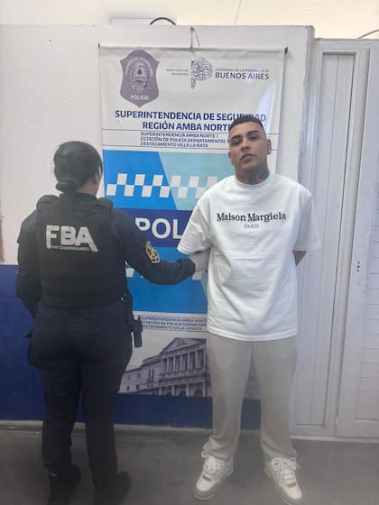 Detuvieron a Callejero Fino: circulaba por Tigre con una camioneta sin patentes y armado.