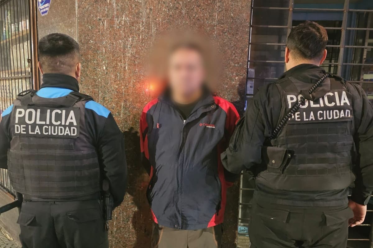 Detuvieron a dos peruanos con pedido de captura, uno con alerta roja de Interpol por venta de drogas (Prensa Ministerio de Seguridad)
