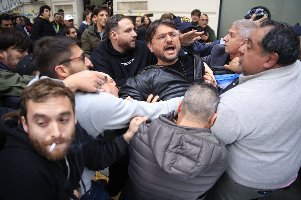 Detuvieron a Juan Grabois por la toma del Instituto Perón