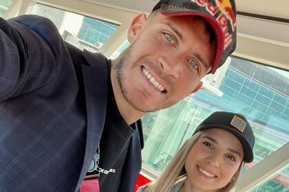 Detuvieron a Santiago Martínez, acusado de violencia de género por su esposa, Emily Ceco