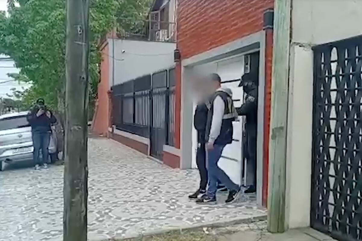 Detuvieron a tres acusados de protagonizar una estafa del cuento del tío donde se hicieron un botín de 185.000 dólares