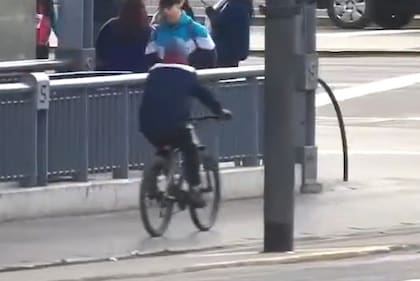 Detuvieron a un delincuente en Retiro por haberle robado una bicicleta a una mujer en la vía pública