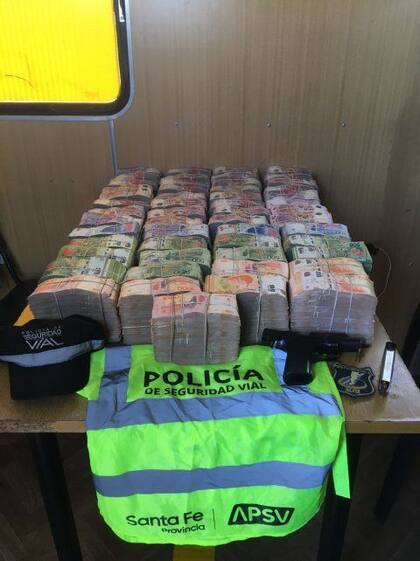 Detuvieron a un hombre con un arma y 16 millones de pesos.