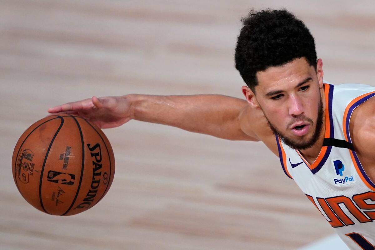 Devin Booker (1) de los Phoenix Suns.