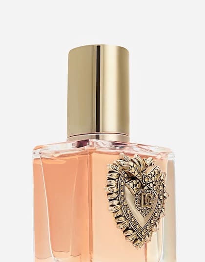 Devotion, de Dolce & Gabbana, se destaca por su composición armoniosa y un aroma que perdura durante todo el día
