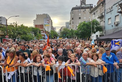 Una multitud marchó por la familia Bibas y para exigir la liberación de los secuestrados en Gaza