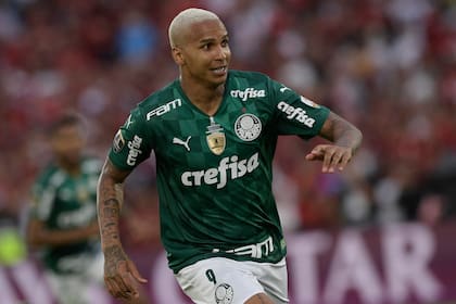Deyverson hizo el gol del campeonato, tras presionar al defensor Andreas Pereira, y festejó a pura emoción