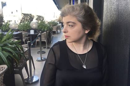 Mariana Enriquez obtuvo el Alfaguara de Novela por Nuestra parte de noche, novedad en librerías por estos días