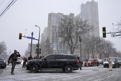 DHS despliega 2.000 agentes en Minneapolis para la "mayor operación migratoria jamás vista"