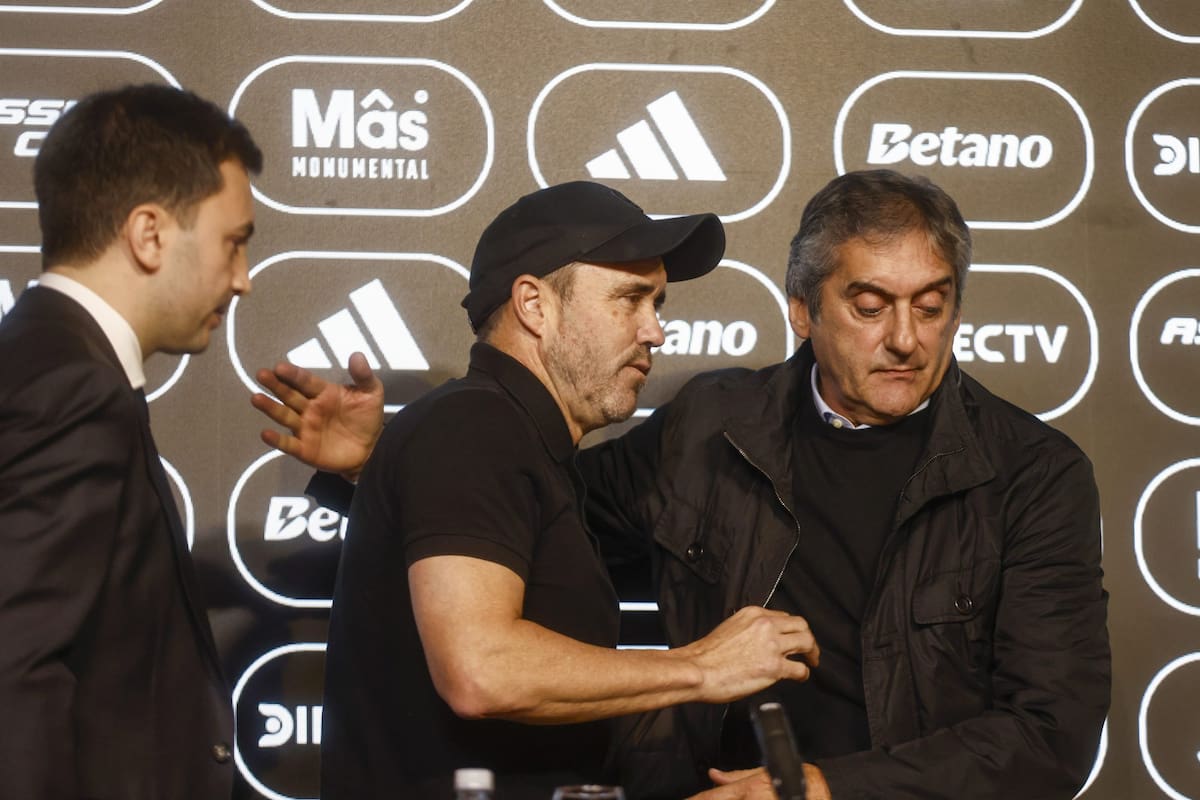 Di Carlo, Coudet y Francescoli, en la escena final del ciclo de Chacho