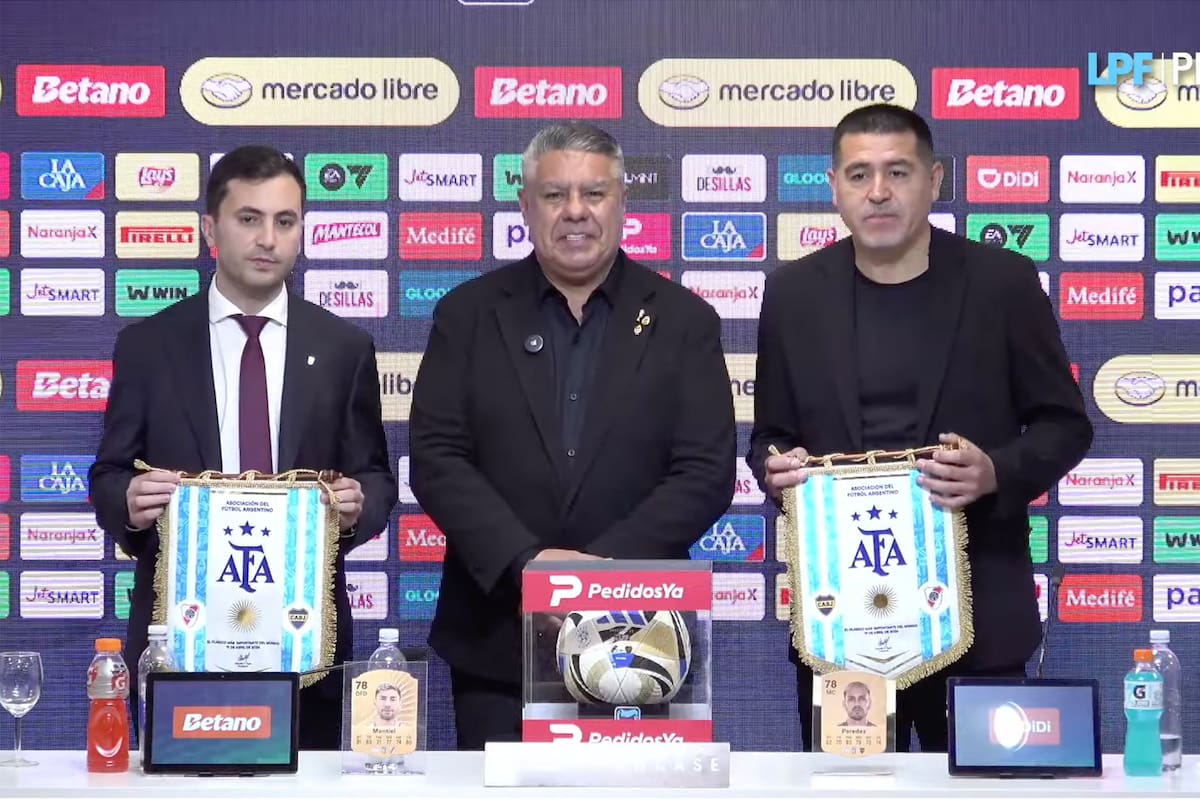 Di Carlo y Riquelme con Tapia, antel de último superclásico