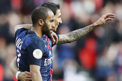 Di María convirtió un golazo en el triunfo de PSG ante Caen