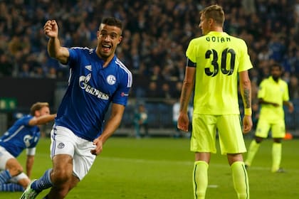 Di Santo festeja su hat-trick ante el Asteras Tripoli