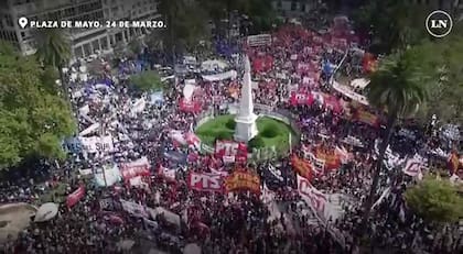 Día de la Memoria. Así está ahora la Plaza de Mayo (14.30)