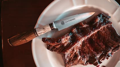 Día del asado en La Cabaña, hoy como desde hace 88 años.