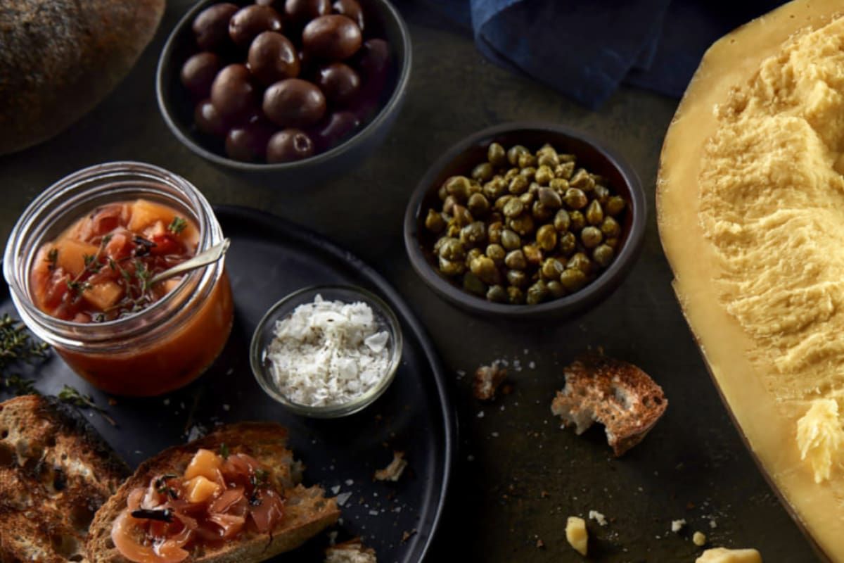 Día del queso. Solo, en tablas, rallado, en pastas, en platos elaborados, como condimento; el provolone es un gran mejor aliado de la para todo momento. Gentileza: Santa Rosa