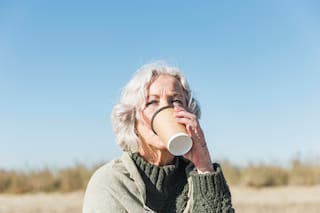Un estudio revela con qué hay que mezclar esta bebida para tener más energía